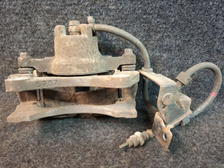 суппорт передний правый Mitsubishi ASX 1 поколение 2012, 2.0 л., 4B11, бензин, АКПП, черный, внедорожник 5 дв., полный привод