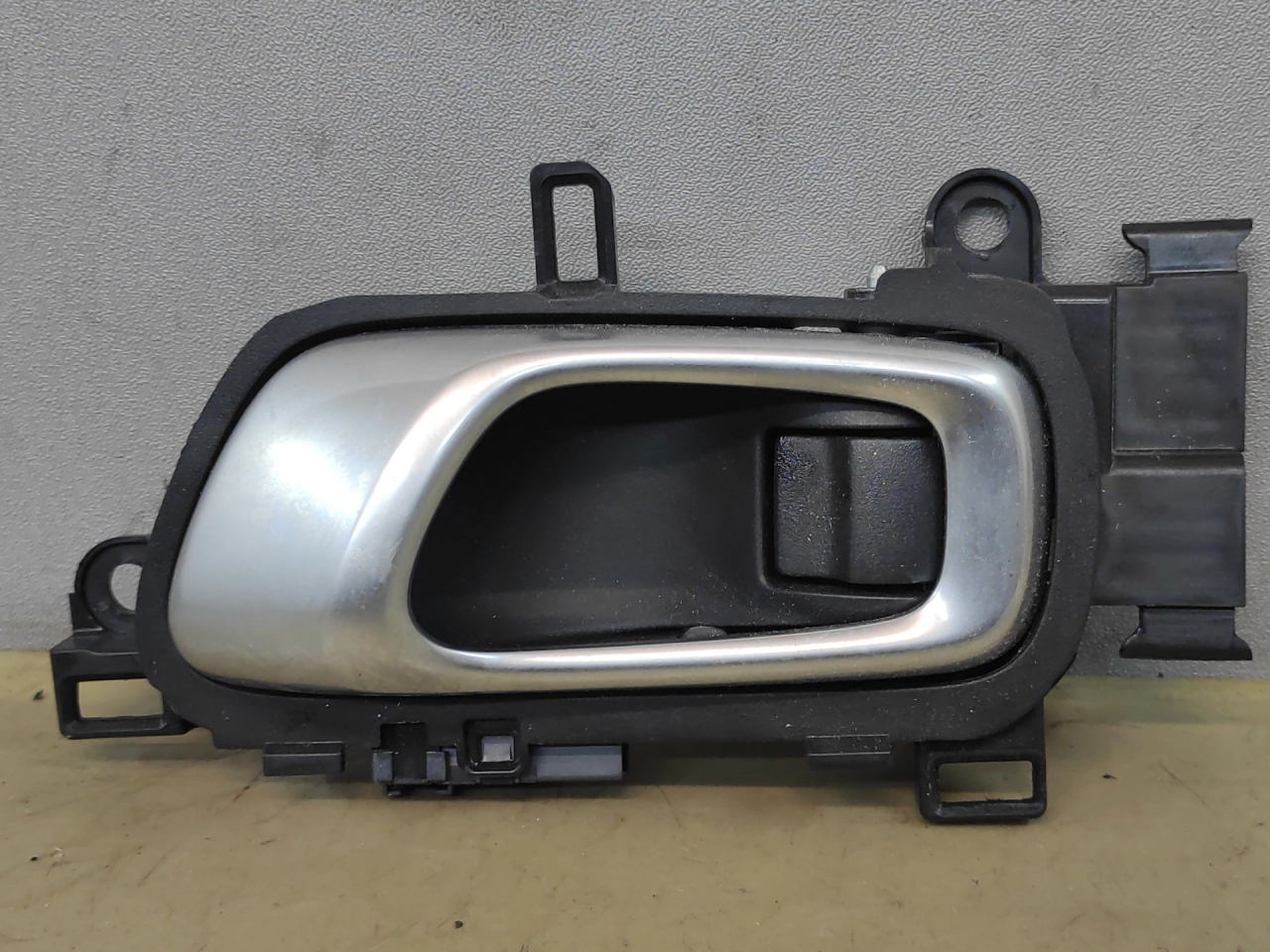 ручка внутренняя передняя левая Acura Integra 4 поколение 2024, 1.5 л., бензин, АКПП, синий, хетчбэк 5 дв., передний привод, 72160T20A010M1 - фото №1