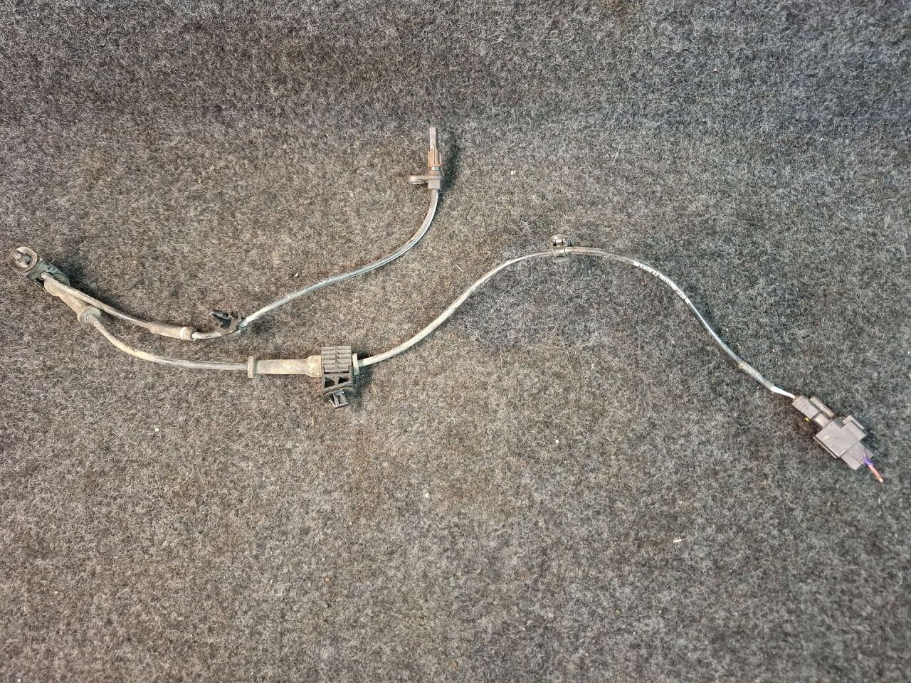 датчик ABS Mazda CX-5 2 поколение KF 2018, 2.5 л., PYY1, бензин, АКПП, серый/46g, внедорожник 5 дв., полный привод - фото №1