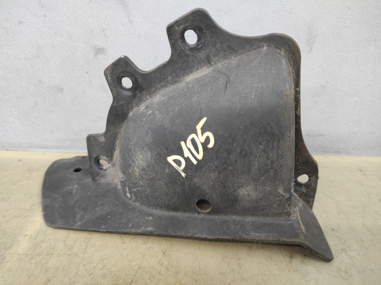 брызговик Ford Escape 4 поколение CX482 2021, 2.5 л., гибрид, АКПП, внедорожник 5 дв., полный привод, LJ6B16B074AB - фото №1