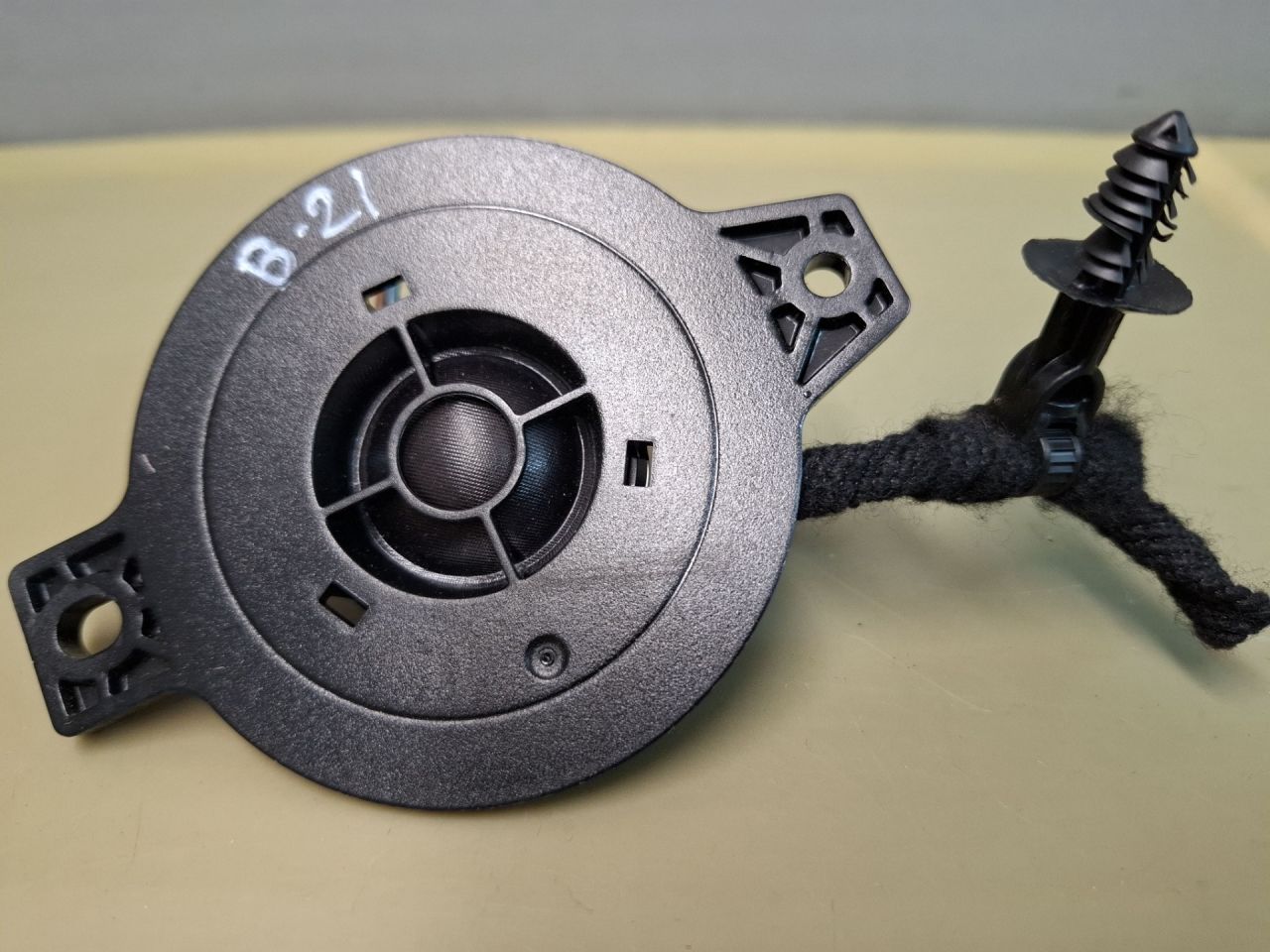 динамик Chevrolet Blazer 3 поколение 2019, 3.6 л., бензин, АКПП, белый, полный привод, 23223696 - фото №1