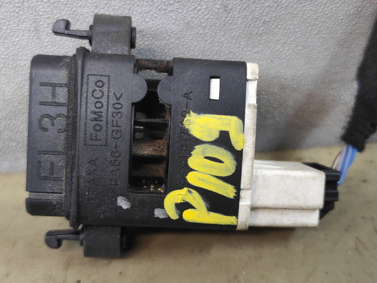 датчик температуры Ford Edge 2 поколение CD539 2018, 2.0 л., бензин, АКПП, черный, внедорожник 5 дв., полный привод - фото №1