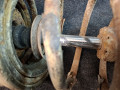 амортизатор передний правый Mazda 323F BJ 2000, 2.0 л., RF3F, дизель, МКПП, хетчбэк 5 дв., передний привод - фото №4