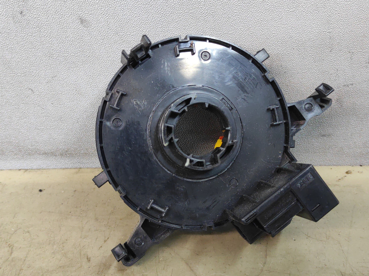 шлейф руля Suzuki Kizashi 1 поколение 2012, 2.4 л., J24B, бензин, АКПП, красный, седан, полный привод, 76F196R322199 - фото №1