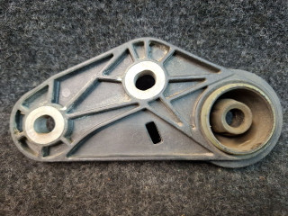 кронштейн глушителя Chevrolet Equinox 3 поколение 2018, 1.5 л., бензин, АКПП, серый/441b, полный привод