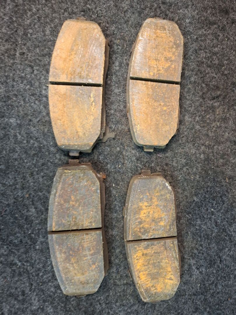 тормозные колодки Mazda CX-7 1 поколение ER 2008, 2.3 л., L3-VDT, бензин, АКПП, голубой/30s, полный привод - фото №1