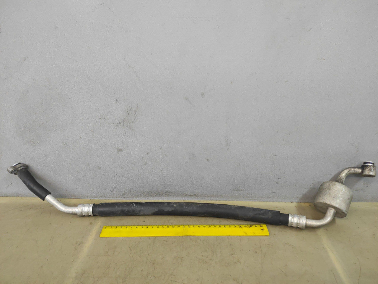 трубка кондиционера Suzuki Kizashi 1 поколение 2012, 2.4 л., J24B, бензин, АКПП, красный, седан, полный привод - фото №1