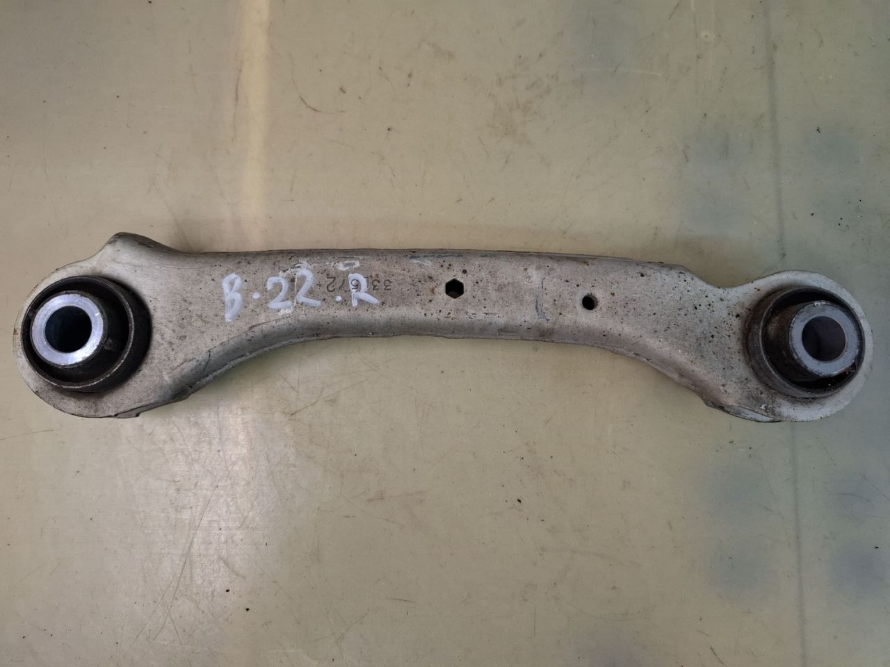 рычаг задний правый Chevrolet Malibu 9 поколение 2018, 1.5 л., бензин, АКПП, бордовый, передний привод - фото №1