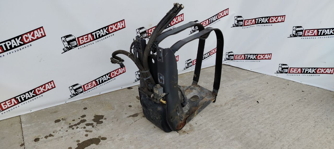 Кронштейн бака AdBlue Scania R 5 серия 2013, 12.7 л., DC 13.112, дизель, АКПП, задний привод, 2119155, 1915353, 1857043, 1789090, 1542669 - фото №1