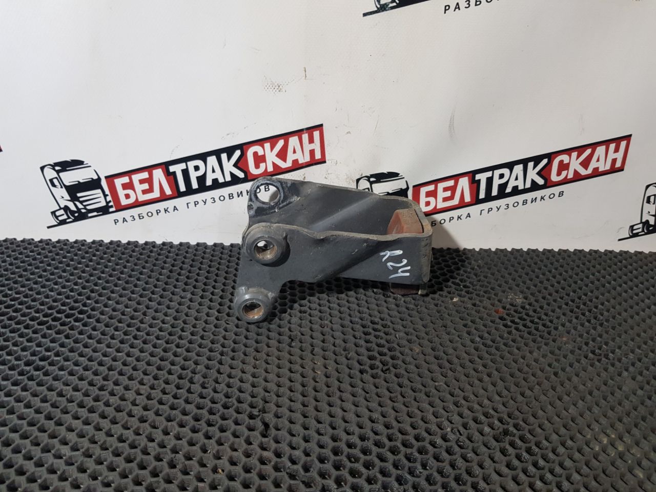 кронштейн кабины Scania R 6 серия 2021, 12.7 л., DC 13.148, дизель, АКПП, white ivory, задний привод, 2558515, 2323758 - фото №1