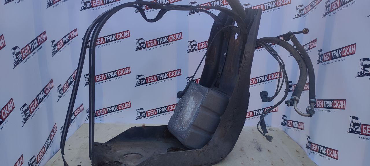 Кронштейн бака AdBlue Scania R 5 серия 2013, 12.7 л., DC 13.112, дизель, АКПП, white ivory, задний привод, 2119155, 1915353, 1857043, 1789090, 1542669 - фото №1