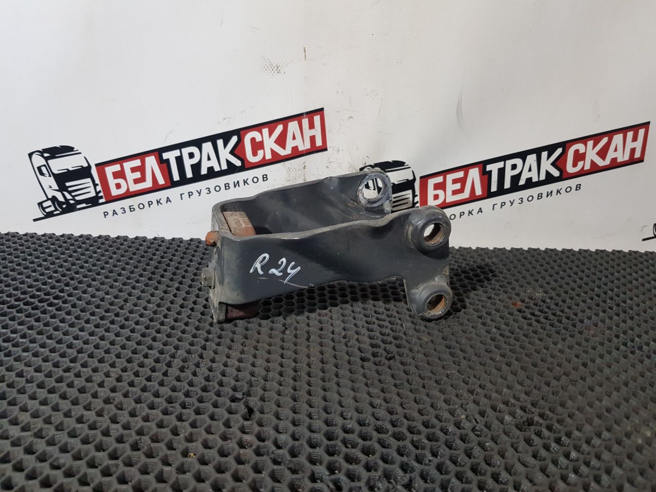 кронштейн кабины Scania R 6 серия 2021, 12.7 л., DC 13.148, дизель, АКПП, white ivory, задний привод, 2558514, 2505231, 2323751 - фото №1