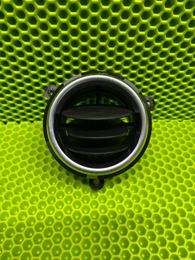 дефлектор обдува салона Jeep Wrangler 4 поколение 2019, 2.0 л., бензин, 6AB741Z7AC - фото №1