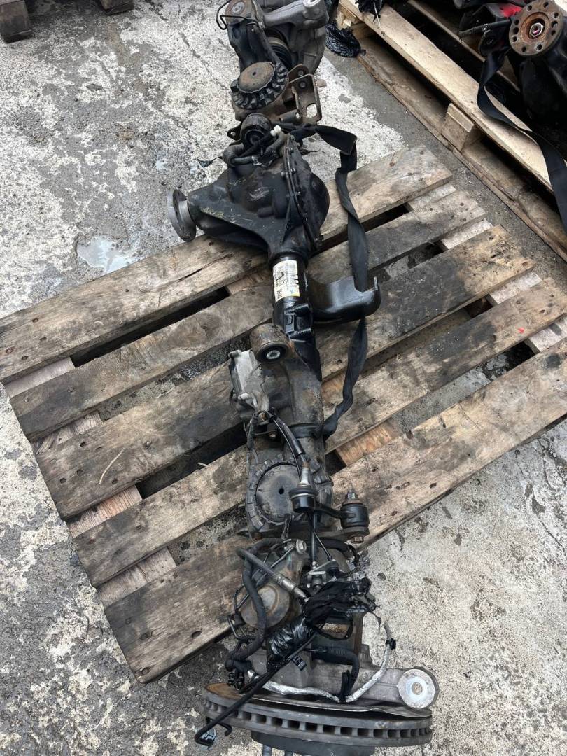 мост передний Jeep Wrangler 4 поколение 2019, 2.0 л., бензин, 68294 - фото №1