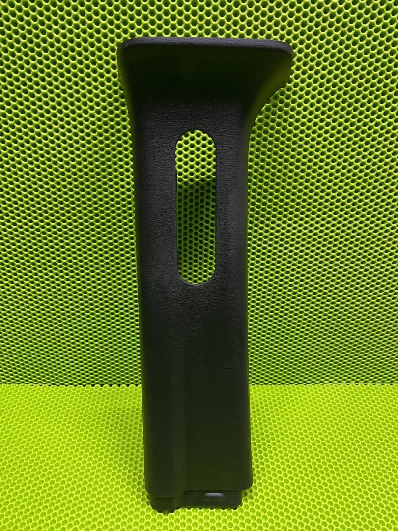 обшивка стойки центральной левой Jeep Wrangler 4 поколение 2019, 2.0 л., бензин, 6BM23TX7AD - фото №1