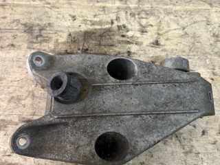 кронштейн двигателя BMW 5 серия F10/F11 [рестайлинг] 2014, 3.0 л., N57 D30 B, дизель, 22116781227, 736813