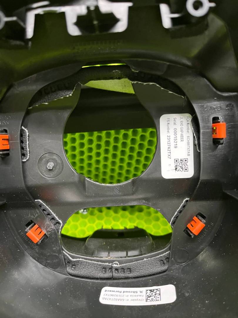 кожух рулевой колонки Jeep Wrangler 4 поколение 2019, 2.0 л., бензин, 6CH98TX7AB - фото №1