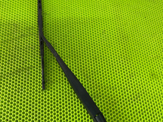 щеткодержатель (поводок стеклоочистителя, дворник) Jeep Wrangler 4 поколение 2019, 2.0 л., бензин