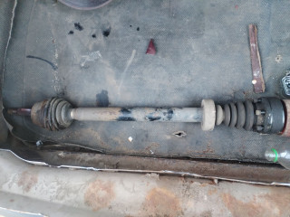 полуось передняя правая (приводной вал, ШРУС) Volkswagen Passat B3 1991, 1.8 л., ABS, бензин