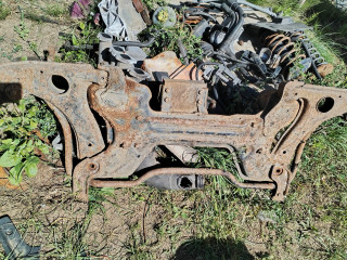 балка подвески передняя (подрамник) Volkswagen Passat B4 1993, 1.8 л., ABS, бензин, МКПП, седан, передний привод