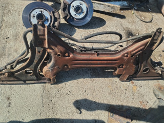 балка подвески передняя (подрамник) Volkswagen Golf 2 поколение 1992, 1.8 л.