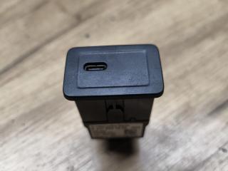разъем AUX / USB Mercedes-Benz Sprinter W907/W910 W910 2022, 2.0 л., OM 654.920, дизель, 6МКПП, микроавтобус, передний привод, 2478207802, A2478207802