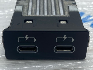разъем AUX / USB BMW X5 G05 [рестайлинг] G05 2025, 3.0 л., B57 D30 B, дизель, АКПП, a96, внедорожник 5 дв., полный привод, 5A84163
