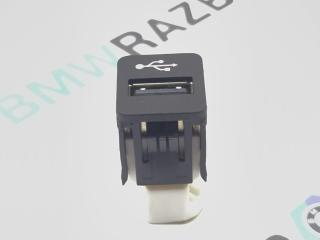 разъем AUX / USB Toyota Supra A90 2019, 3.0 л., бензин, АКПП, d05, купе, задний привод, 9229294