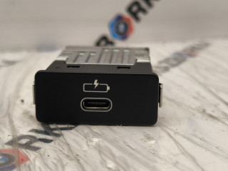 разъем AUX / USB BMW M2 G87 2024, 3.0 л., S58B30A, бензин, АКПП, купе, задний привод, 5A84160