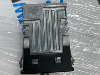 разъем AUX / USB BMW X5 G05 [рестайлинг] G05 2023, 3.0 л., B58B30, бензин, 475, полный привод, 5A21B76, 84105A21B76