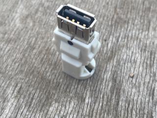 разъем AUX / USB BMW 4 серия F32/F33 [рестайлинг] F33 2018, 3.0 л., бензин, АКПП, кабриолет, задний привод, 9390501