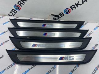 комплект накладок на пороги (внутренние) BMW M5 F90 2019, 4.4 л., S63 B44 B, бензин, АКПП, c28, седан, полный привод, 8061072, 8061071, 8061069