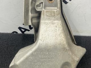 кронштейн двигателя BMW 3 серия F30/F31/F34 F30 2013, 2.0 л., N20 B20 B, бензин, АКПП, 6784824