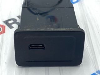 разъем AUX / USB Mercedes-Benz Sprinter W907/W910 W907 2023, 2.0 л., OM 654.920, дизель, АКПП, фургон, задний привод, 2478207802, A2478207802