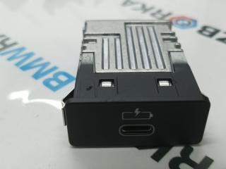 разъем AUX / USB BMW X5 G05 [рестайлинг] G05 2025, 3.0 л., B57 D30 B, дизель, АКПП, c35, внедорожник 5 дв., полный привод, 84105B51C71, 5B51C71