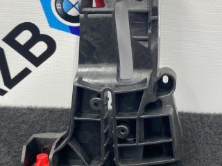 кронштейн (крепление) BMW X5 G05 2022, 3.0 л., B57 D30 B, дизель, 416, внедорожник 5 дв., полный привод, 6807238