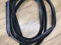 уплотнитель двери BMW 5 серия F07/F10/F11 [рестайлинг] 2013, 3.0 л., N57 D30 A, дизель, АКПП, задний привод, 7196389 - фото №2
