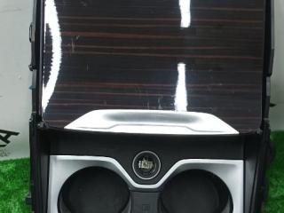 подстаканник BMW X5 G05 [рестайлинг] G05 2025, 3.0 л., B57 D30 B, дизель, АКПП, c35, внедорожник 5 дв., полный привод, 6827173