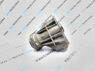 кронштейн полуоси BMW 3 серия F30/F31/F34 F30 2013, 2.0 л., N20 B20 B, бензин, АКПП, 7601996