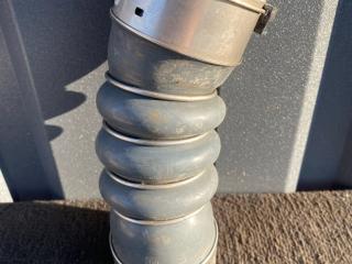 патрубок интеркулера BMW X5 G05 [рестайлинг] G05 2024, 3.0 л., B57 D30 B, дизель, АКПП, 475, внедорожник 5 дв., полный привод, правый руль, 8599391