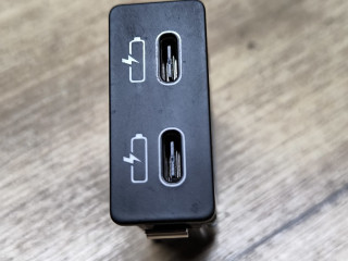 разъем AUX / USB BMW 6 GT G32 2019, 2.0 л., B47 D20 B, дизель, АКПП, 416, хетчбэк 5 дв., задний привод, 8711938, 84108711938