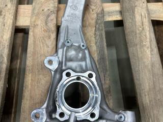 кулак поворотный правый BMW X7 G07 [рестайлинг] G07 2024, 4.0 л., B57 D30 B, дизель, АКПП, 416, внедорожник 5 дв., полный привод, 31216876656, 6876656
