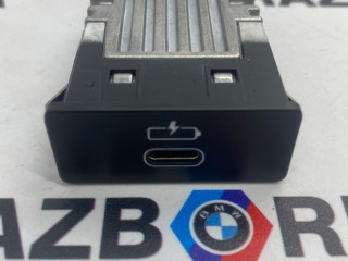 разъем AUX / USB BMW 8 серия G14/G15 [рестайлинг] G16 2023, 3.0 л., бензин, седан, задний привод, 84105A84161, 5A84161