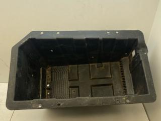 полка аккумулятора Mercedes-Benz Sprinter W907/W910 W907 2020, 2.2 л., OM651 DE22LA, дизель, 6МКПП, 9147, микроавтобус, задний привод, правый руль, A9076102500, 9076102500