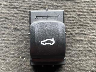 кнопка открытия багажника BMW X5 G05 [рестайлинг] G05 2024, 3.0 л., B57 D30 B, дизель, 416, полный привод, 9327029