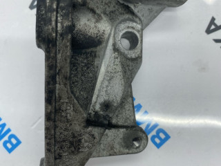 кронштейн ТНВД BMW 5 серия F07/F10/F11 2011, 3.0 л., N57 D30 A, дизель, АКПП, хетчбэк 5 дв., задний привод, правый руль, 13517805421, 7805421