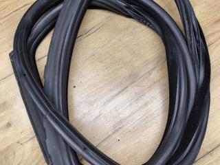 уплотнитель двери BMW 5 серия F07/F10/F11 [рестайлинг] 2013, 3.0 л., N57 D30 A, дизель, АКПП, задний привод, 7196390