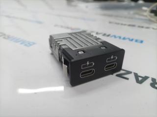 разъем AUX / USB BMW M5 F90 2019, 4.4 л., S63 B44 B, бензин, АКПП, c28, седан, полный привод, 8711938, 84108711938