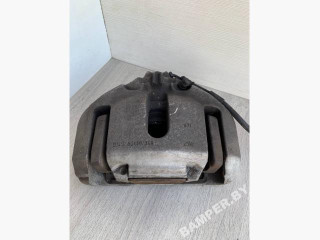 суппорт передний правый BMW 5 серия F07/F10/F11 F11 2011, 2.5 л., дизель, АКПП, универсал