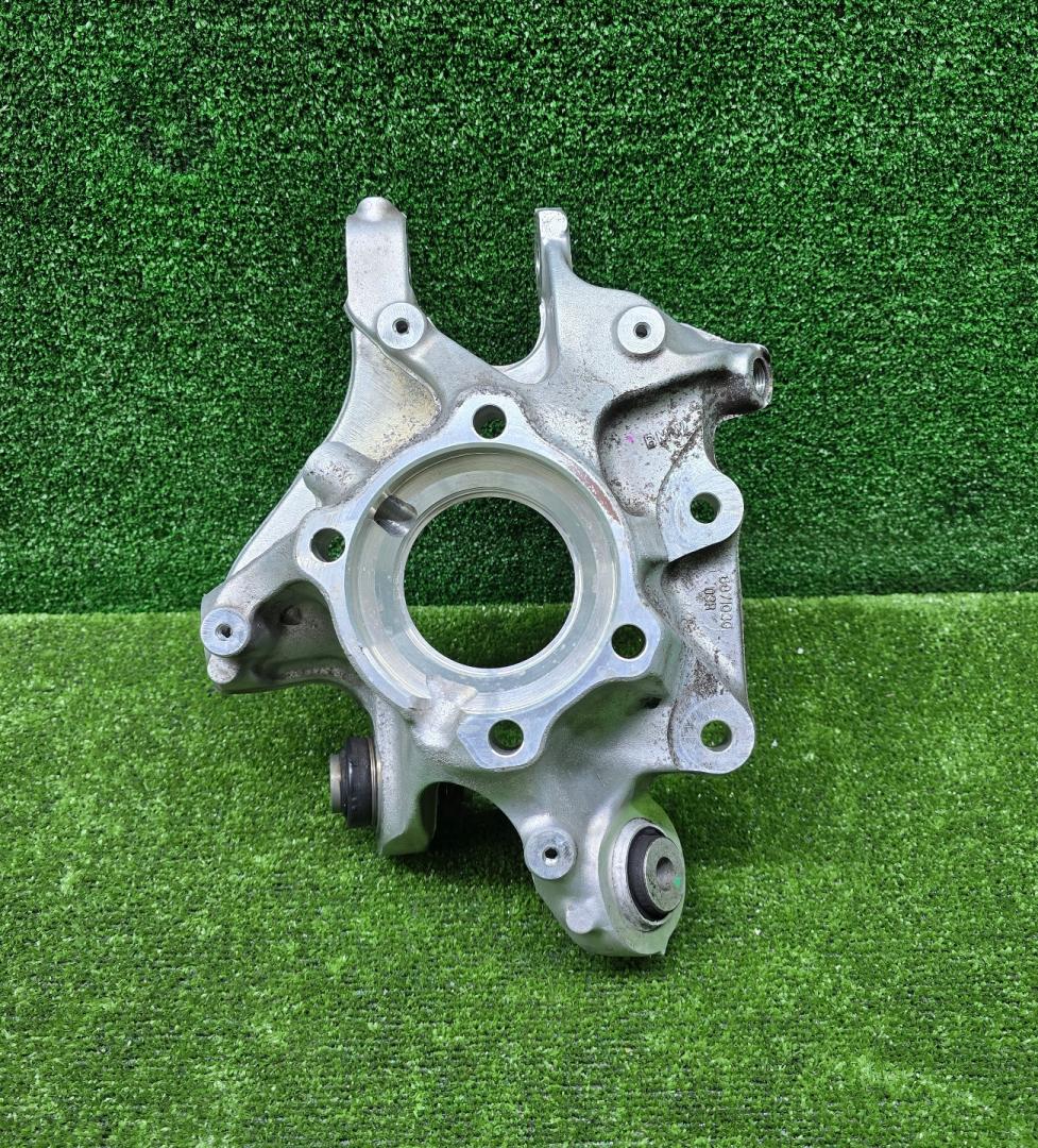 кулак задний правый BMW X3 G01 2021, 2.0 л., B46 B20 B, бензин, АКПП, schwarz 2 (668), внедорожник 5 дв., 6871028, 33306871028 - фото №1